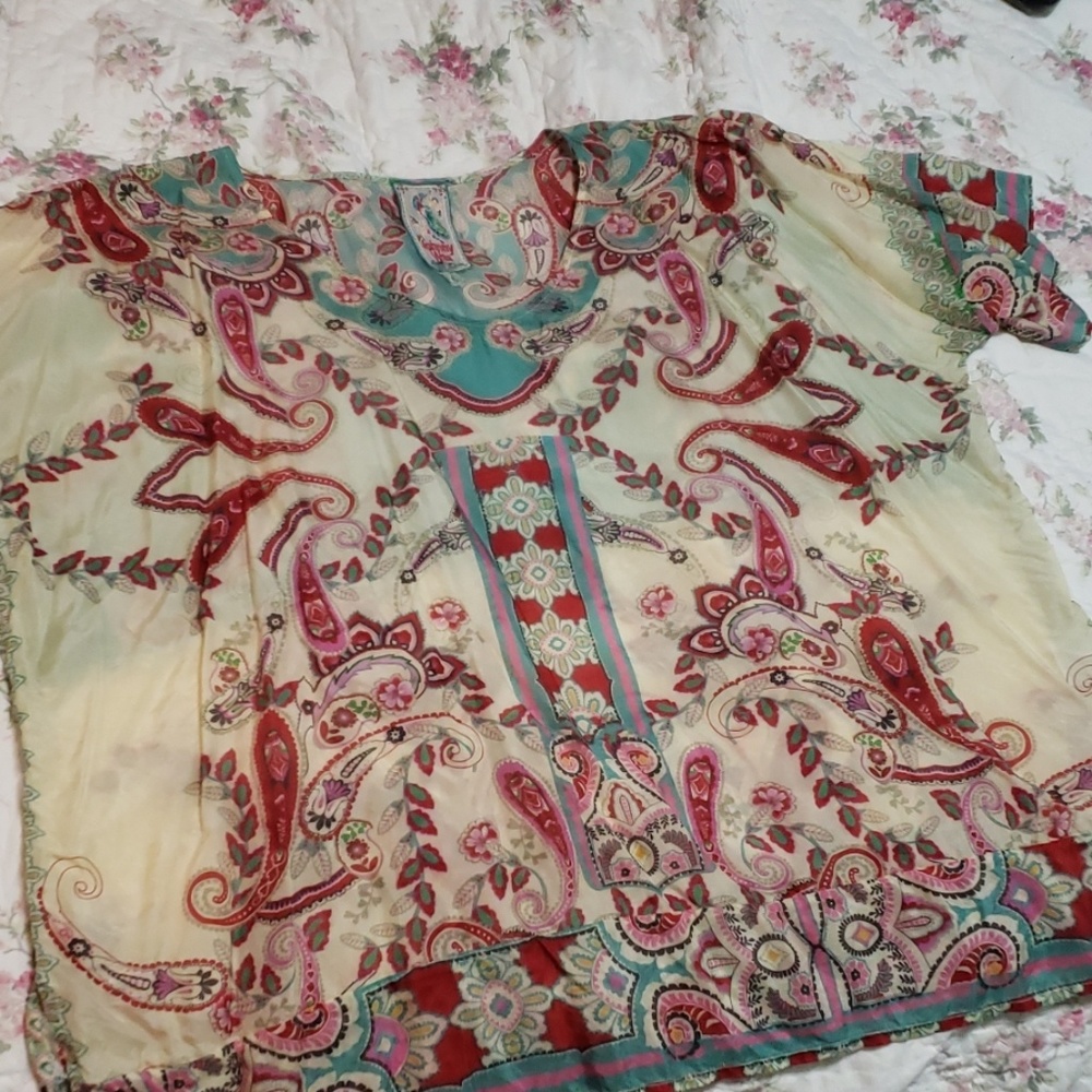 Silk shortsleeve top